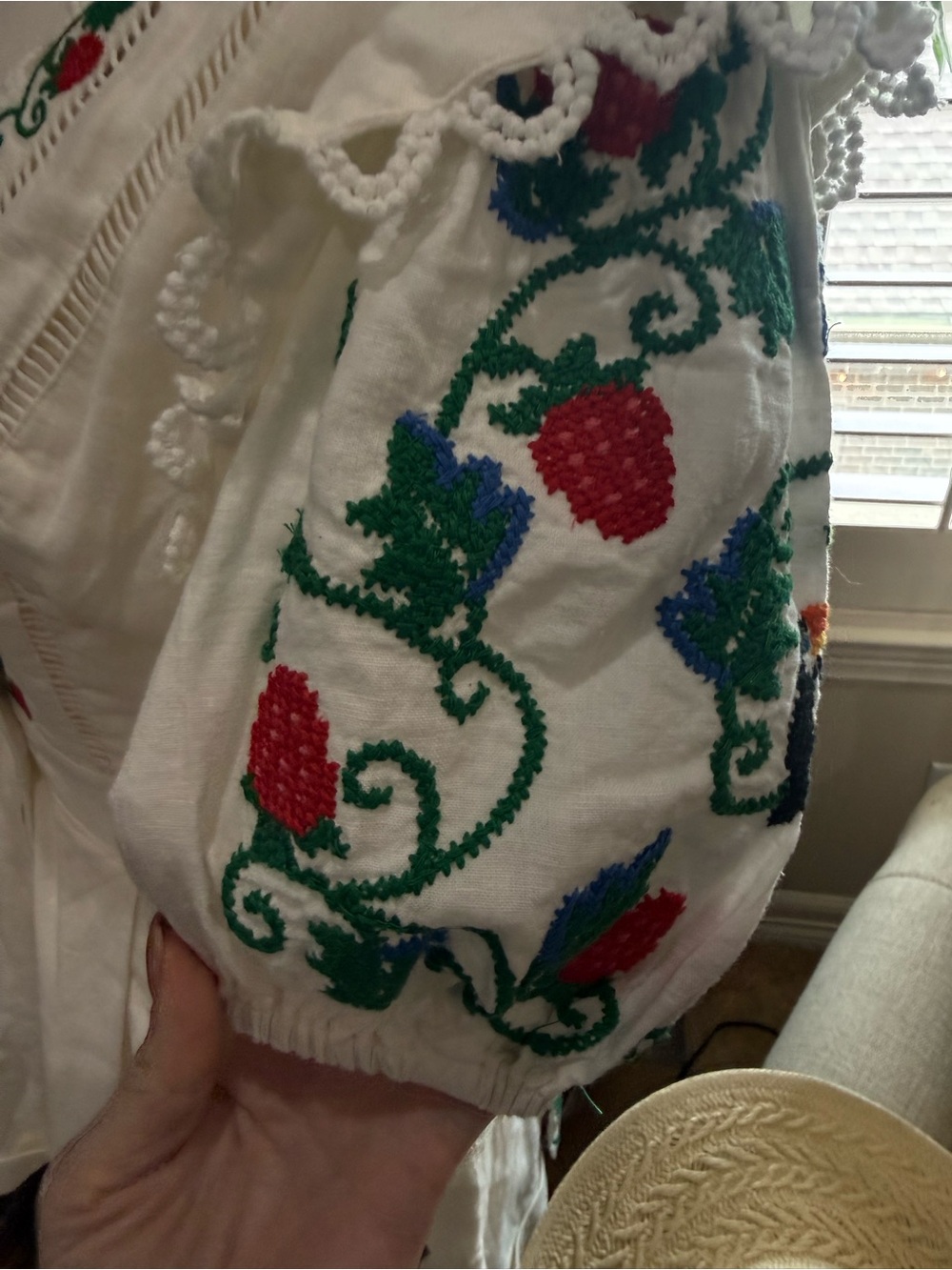 FARM Rio Embroidered Linen Romper Off White Fruit Floral Belted S - Picture 4 of 6